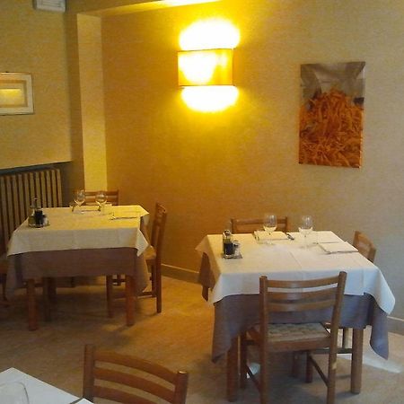 Albergo Croce D'Oro Dolcè Eksteriør bilde