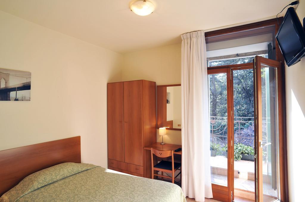 Albergo Croce D'Oro Dolcè Rom bilde