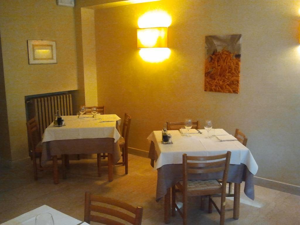 Albergo Croce D'Oro Dolcè Eksteriør bilde