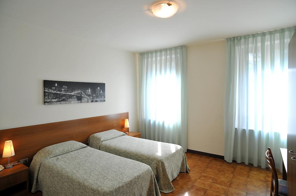 Albergo Croce D'Oro Dolcè Rom bilde